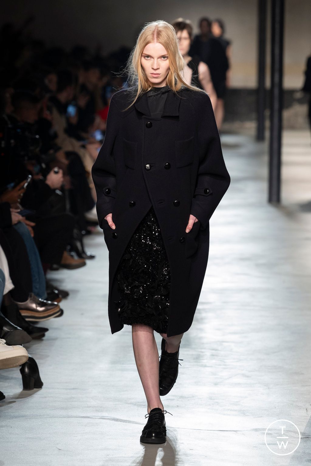 Fashion Week Milan Fall/Winter 2024 look 4 de la collection N°21 womenswear