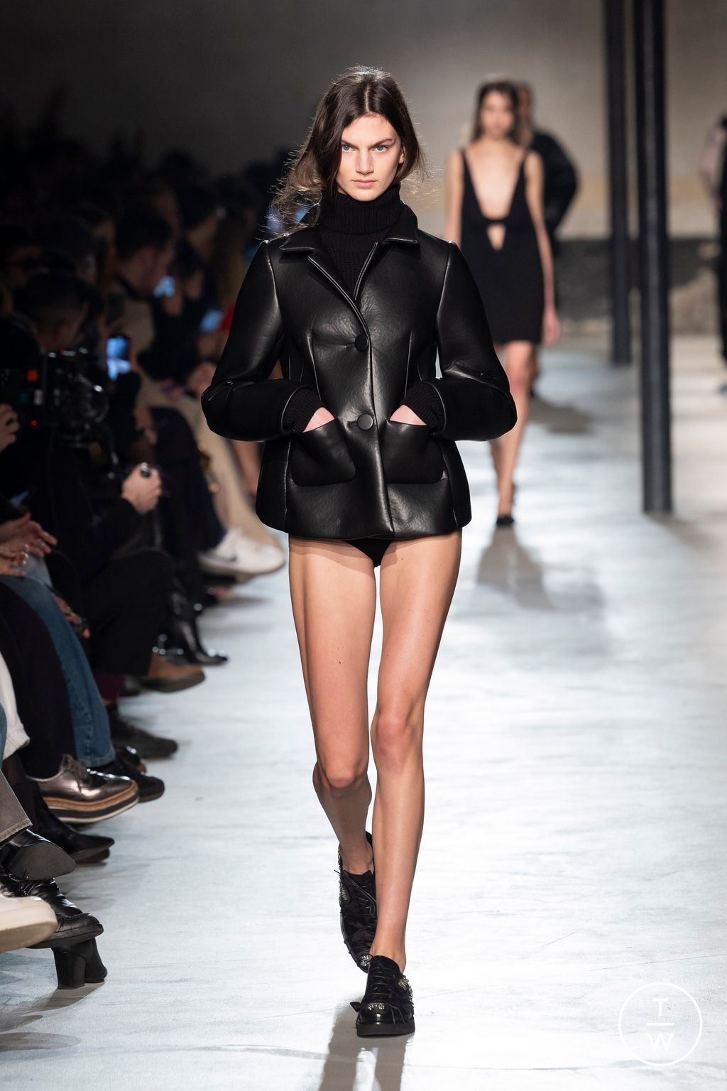 Fashion Week Milan Fall/Winter 2024 look 9 de la collection N°21 womenswear