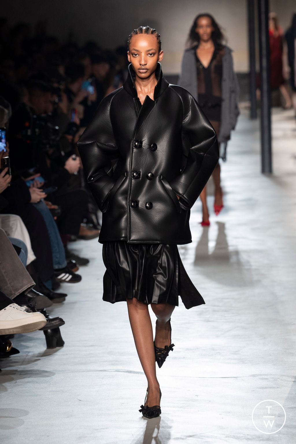 Fashion Week Milan Fall/Winter 2024 look 11 from the N°21 collection 女装
