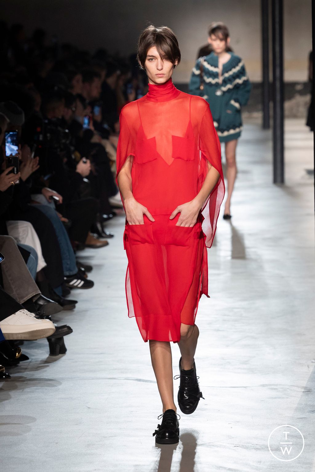 Fashion Week Milan Fall/Winter 2024 look 18 from the N°21 collection 女装