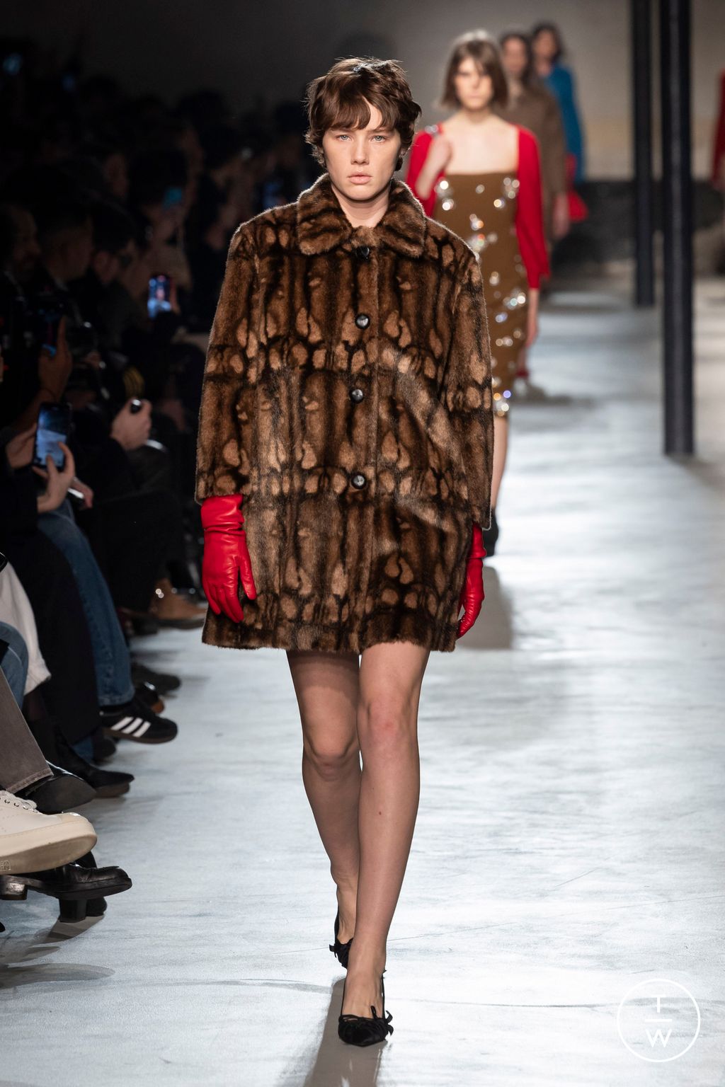Fashion Week Milan Fall/Winter 2024 look 20 from the N°21 collection 女装