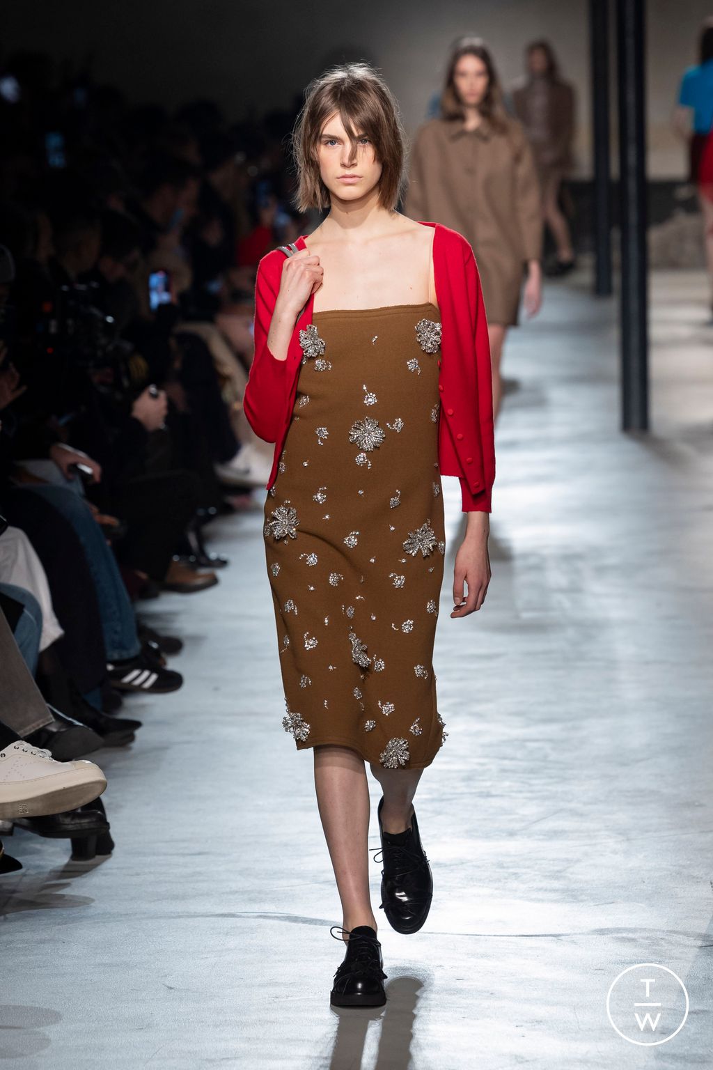 Fashion Week Milan Fall/Winter 2024 look 21 from the N°21 collection 女装