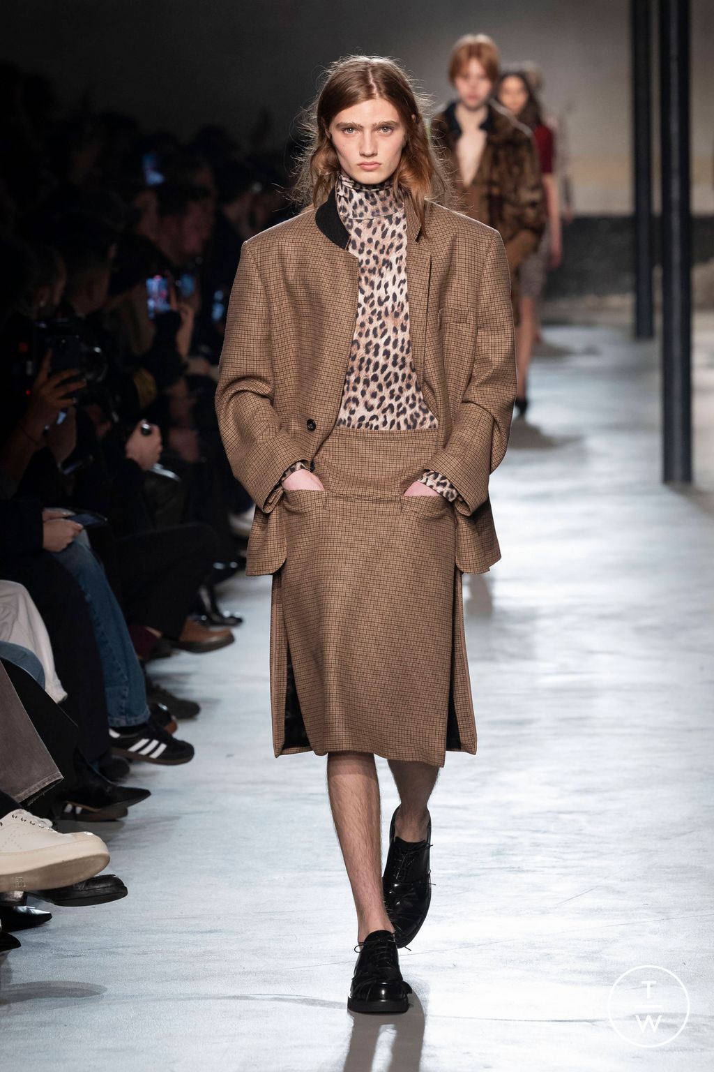 Fashion Week Milan Fall/Winter 2024 look 24 from the N°21 collection 女装