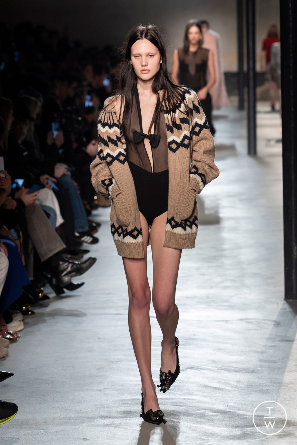 Fashion Week Milan Fall/Winter 2024 look 31 de la collection N°21 womenswear