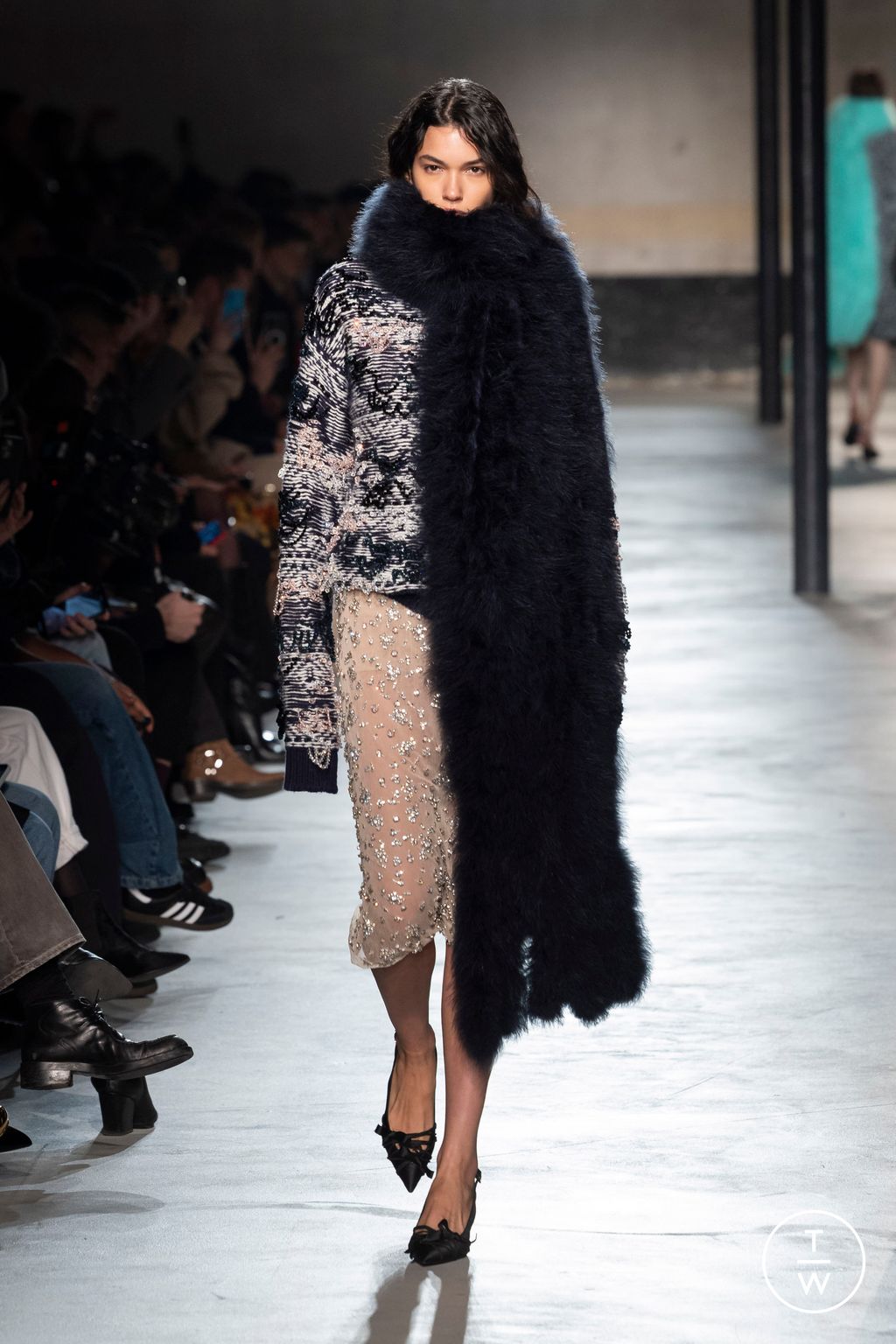 Fashion Week Milan Fall/Winter 2024 look 41 from the N°21 collection womenswear