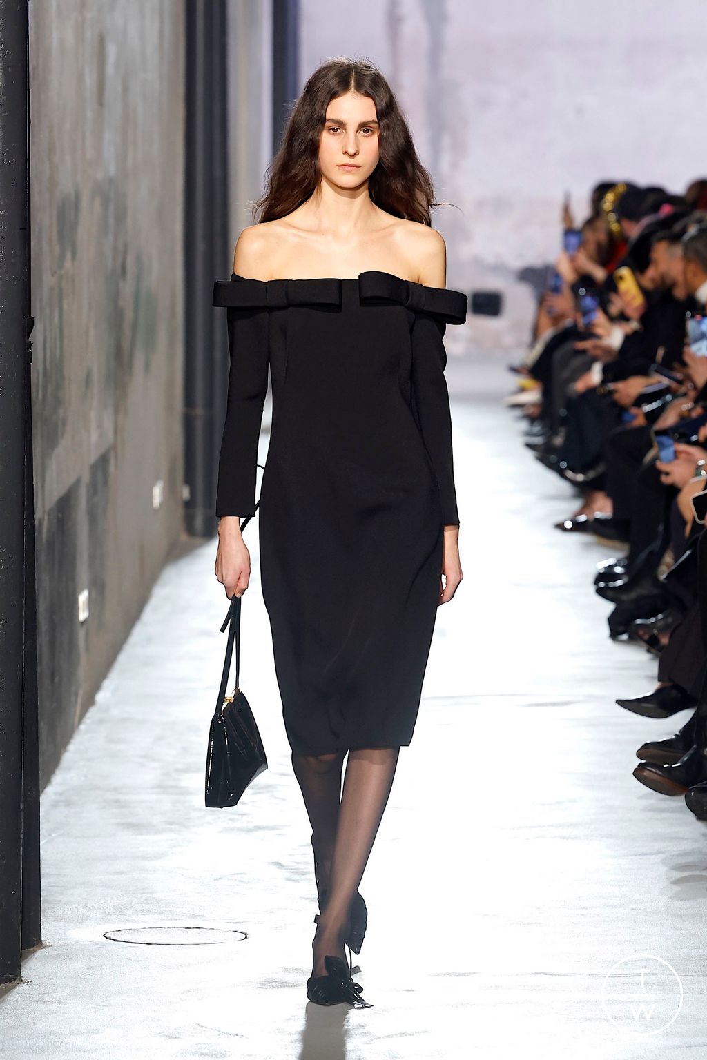 Fashion Week Milan Fall/Winter 2025 look 6 de la collection N°21 womenswear