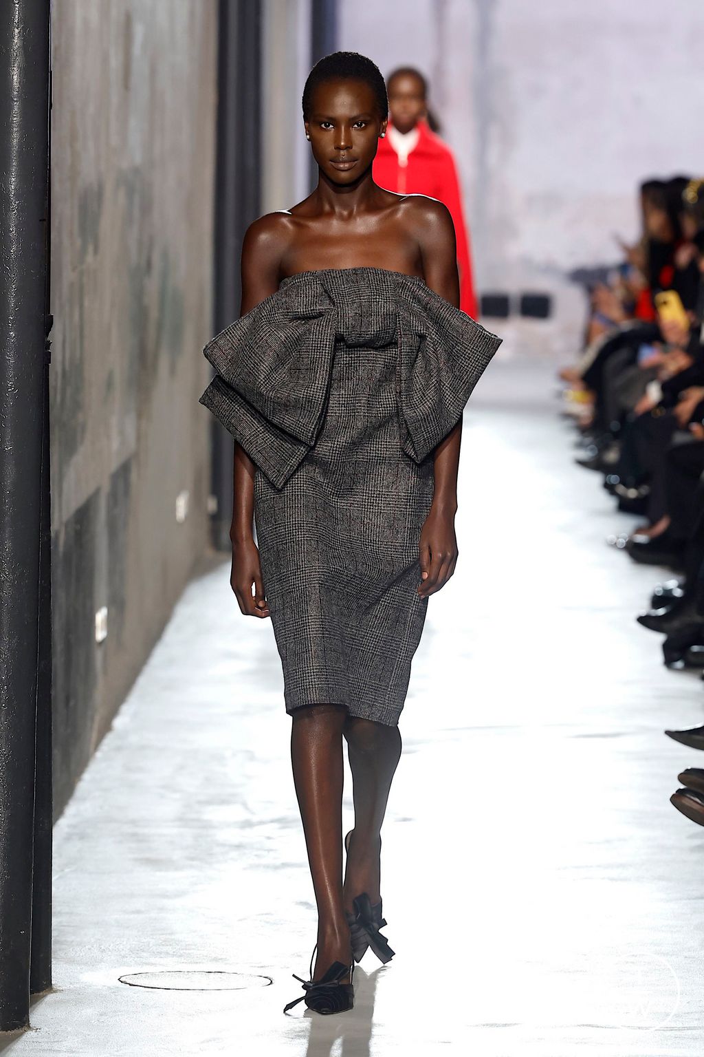 Fashion Week Milan Fall/Winter 2025 look 21 from the N°21 collection womenswear