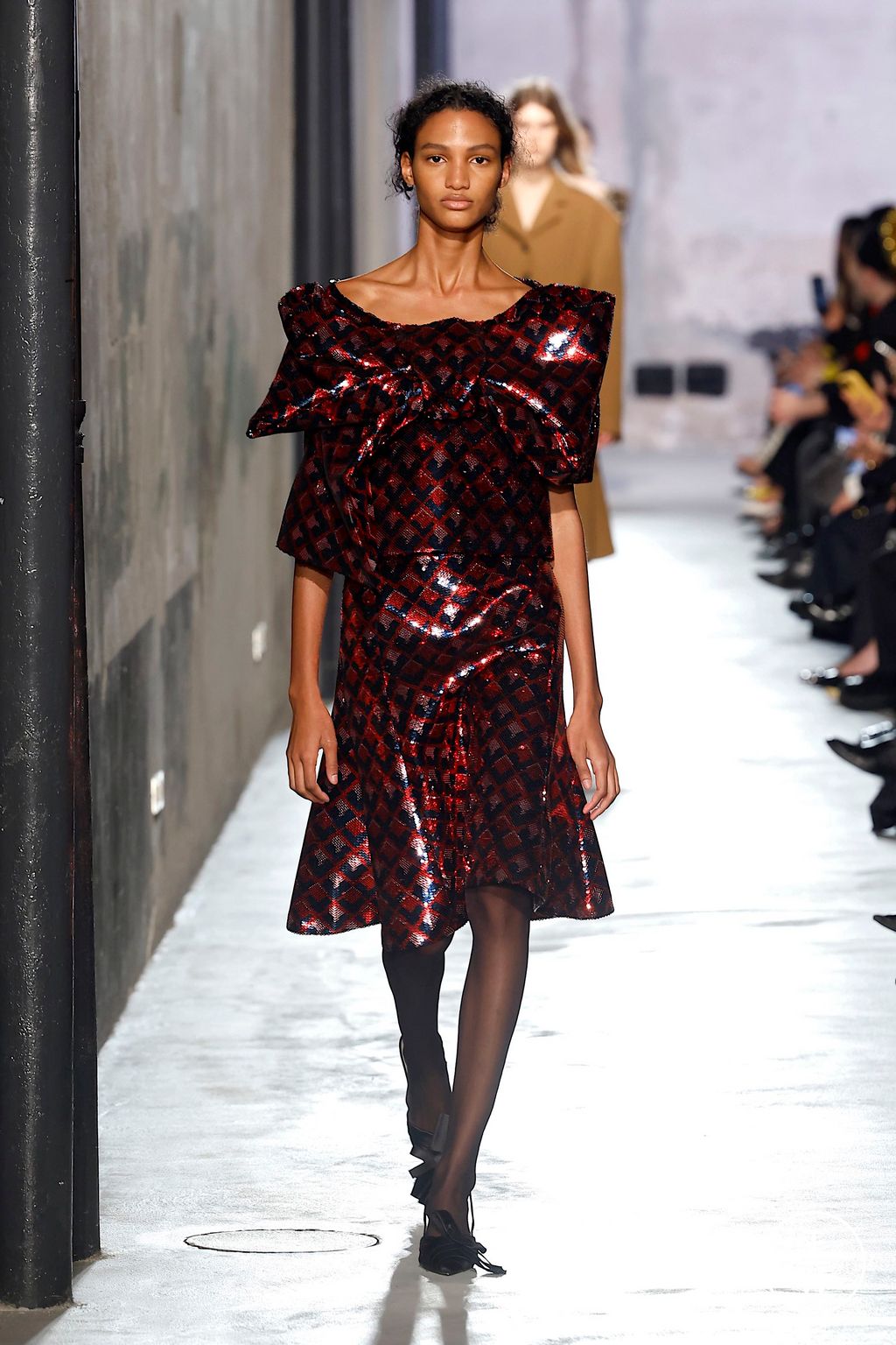 Fashion Week Milan Fall/Winter 2025 look 26 from the N°21 collection 女装