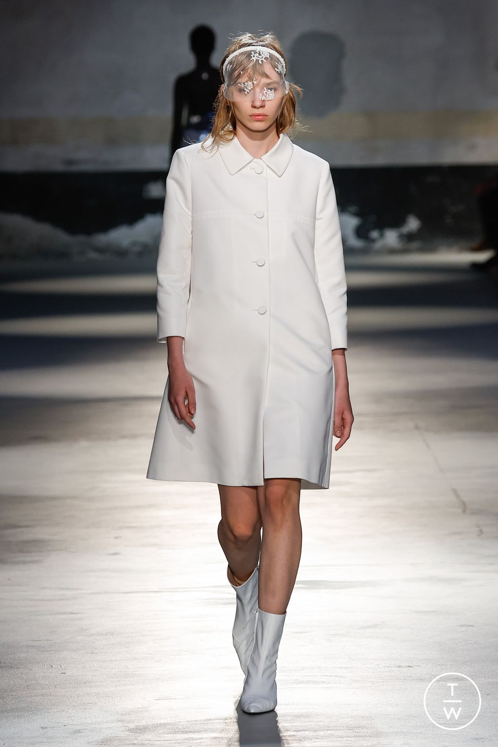 Fashion Week Milan Spring/Summer 2024 look 2 from the N°21 collection 女装