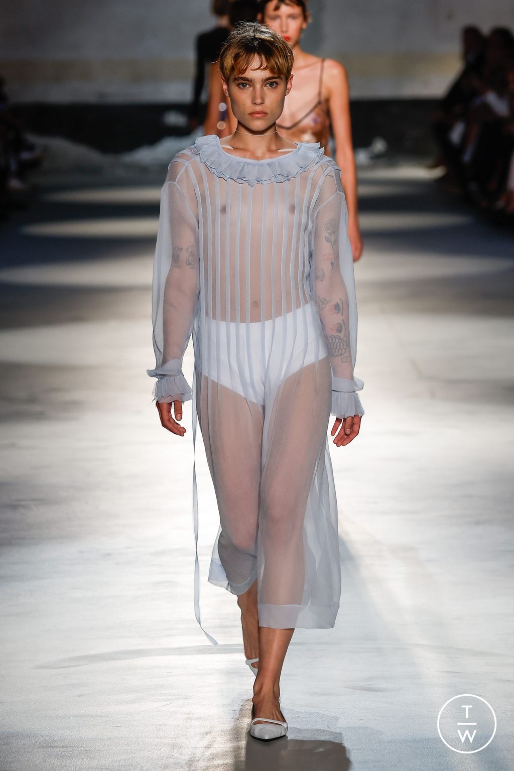 Fashion Week Milan Spring/Summer 2024 look 15 de la collection N°21 womenswear