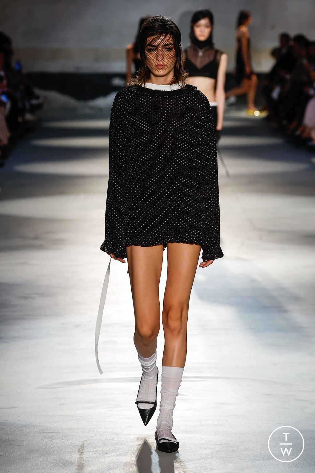 Fashion Week Milan Spring/Summer 2024 look 23 de la collection N°21 womenswear