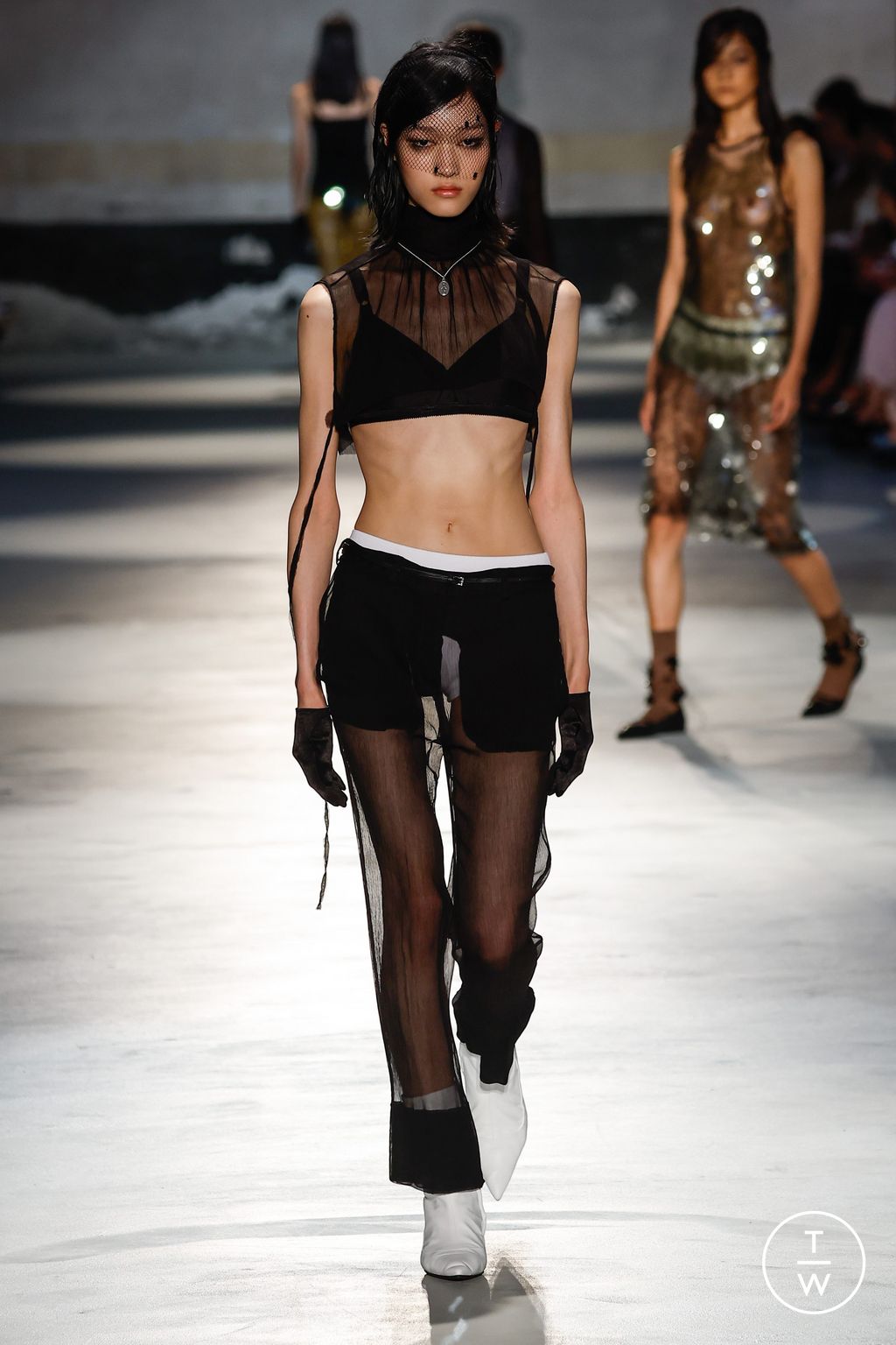 Fashion Week Milan Spring/Summer 2024 look 24 de la collection N°21 womenswear