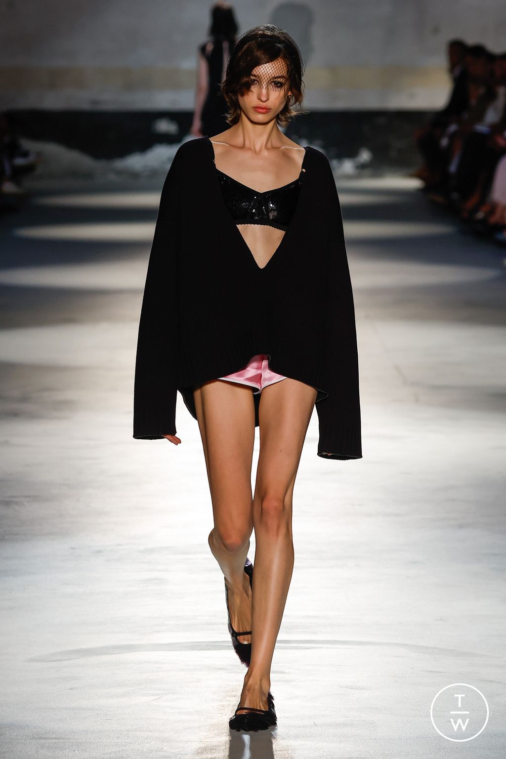 Fashion Week Milan Spring/Summer 2024 look 33 de la collection N°21 womenswear