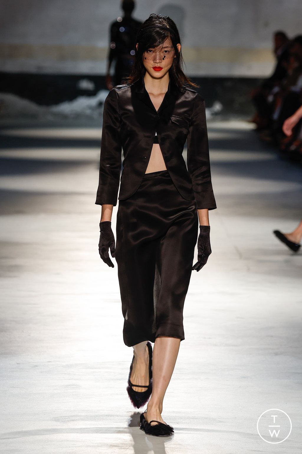 Fashion Week Milan Spring/Summer 2024 look 34 from the N°21 collection womenswear