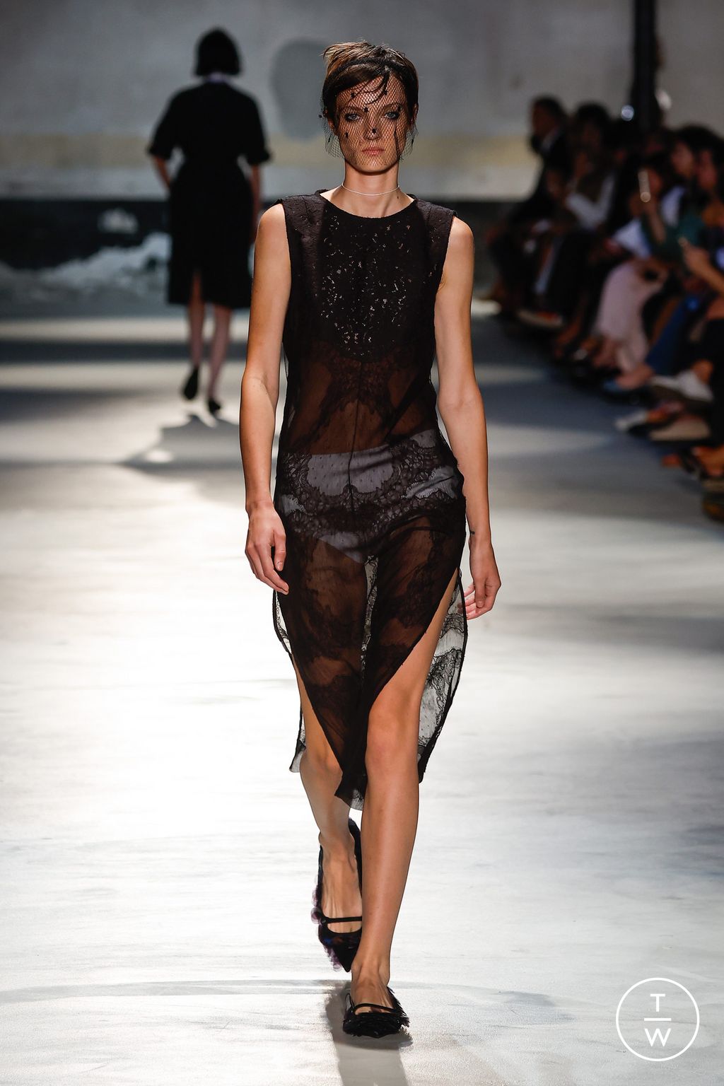 Fashion Week Milan Spring/Summer 2024 look 35 de la collection N°21 womenswear
