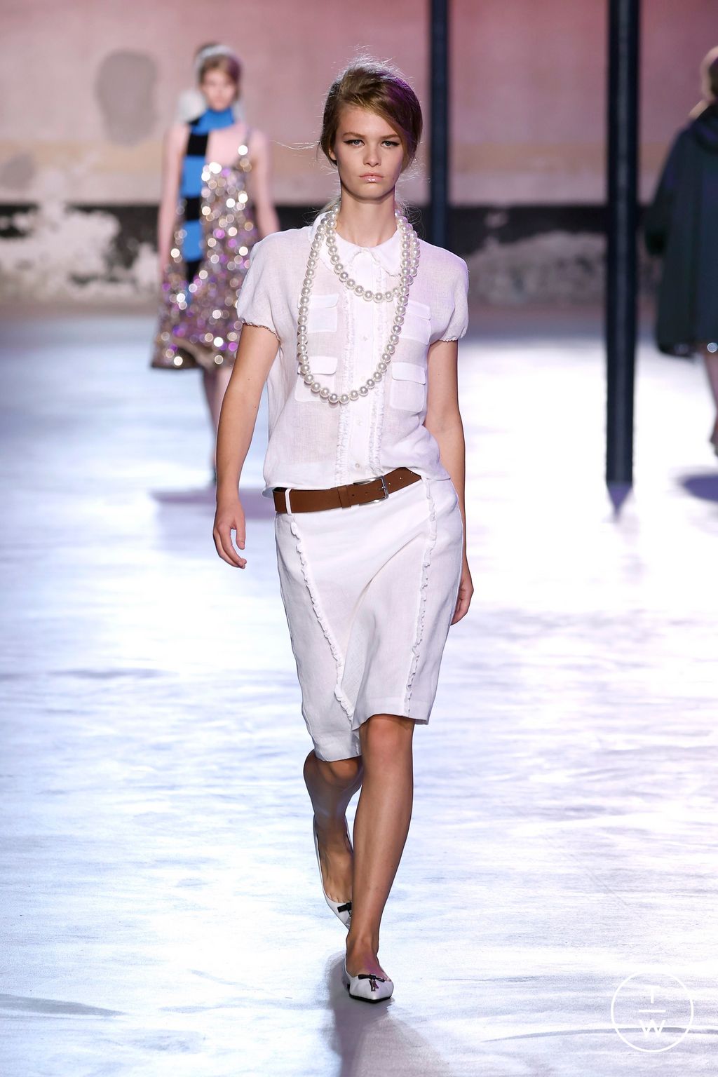 Fashion Week Milan Spring/Summer 2025 look 4 from the N°21 collection 女装