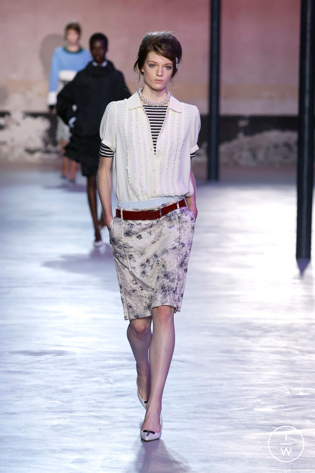 Fashion Week Milan Spring/Summer 2025 look 6 from the N°21 collection 女装