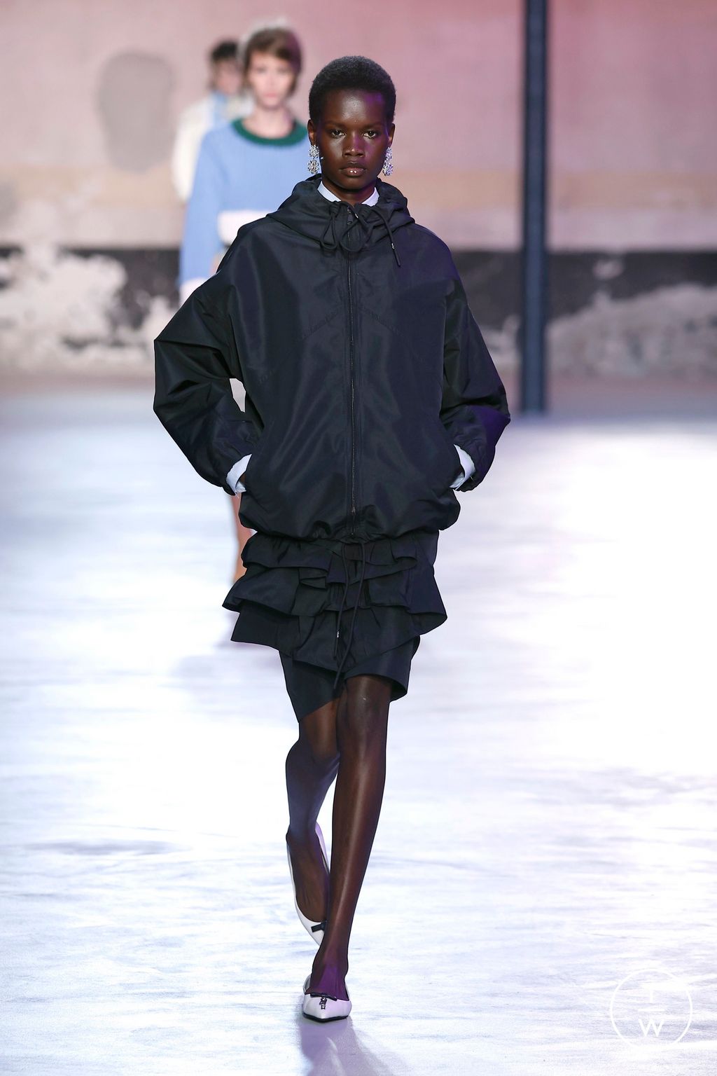 Fashion Week Milan Spring/Summer 2025 look 7 from the N°21 collection 女装