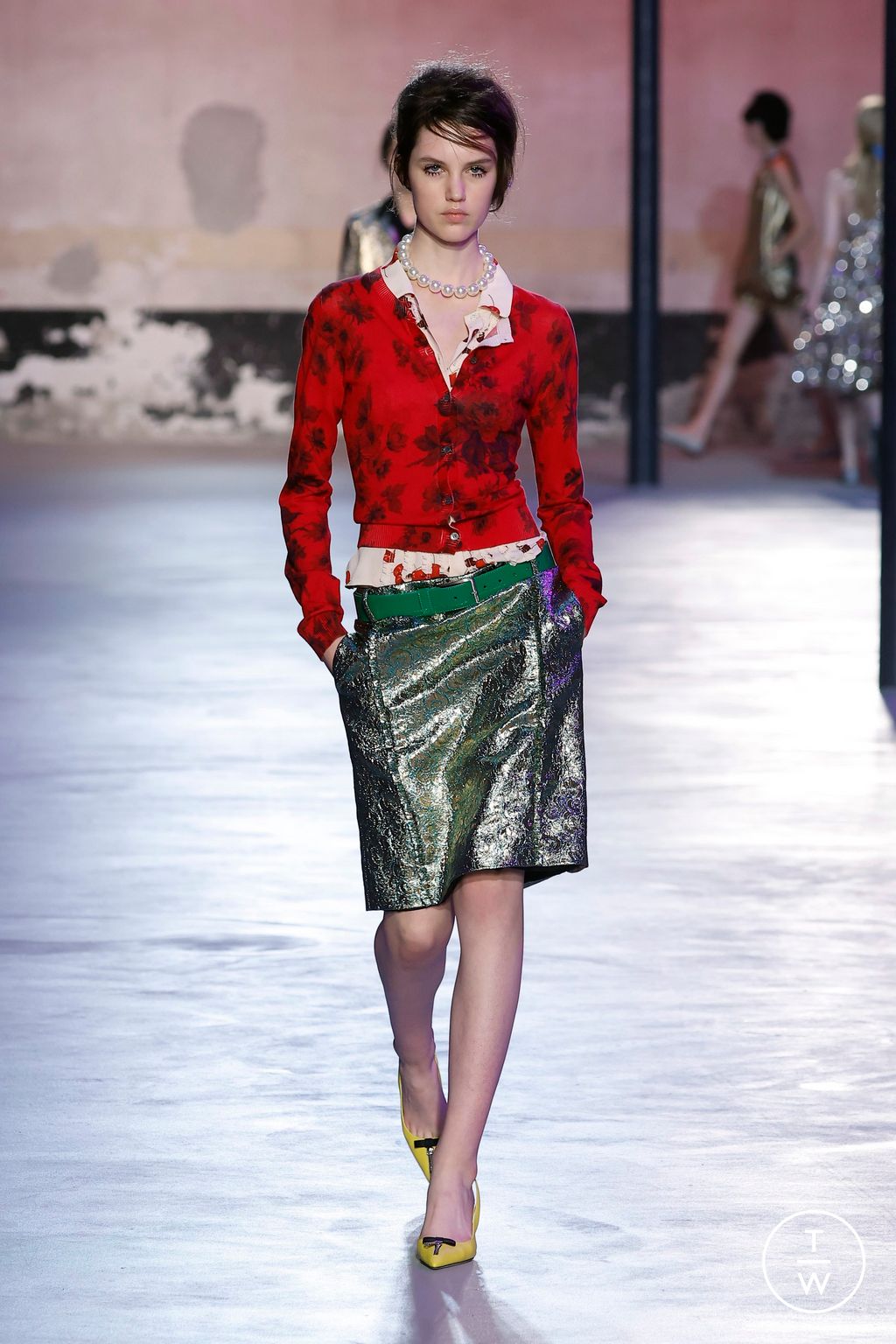 Fashion Week Milan Spring/Summer 2025 look 13 from the N°21 collection 女装