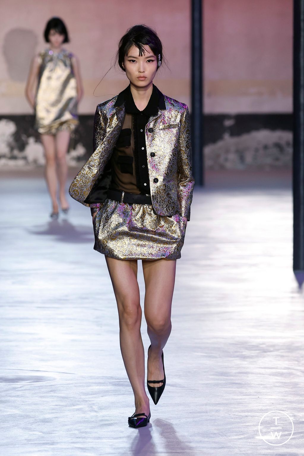 Fashion Week Milan Spring/Summer 2025 look 14 from the N°21 collection 女装