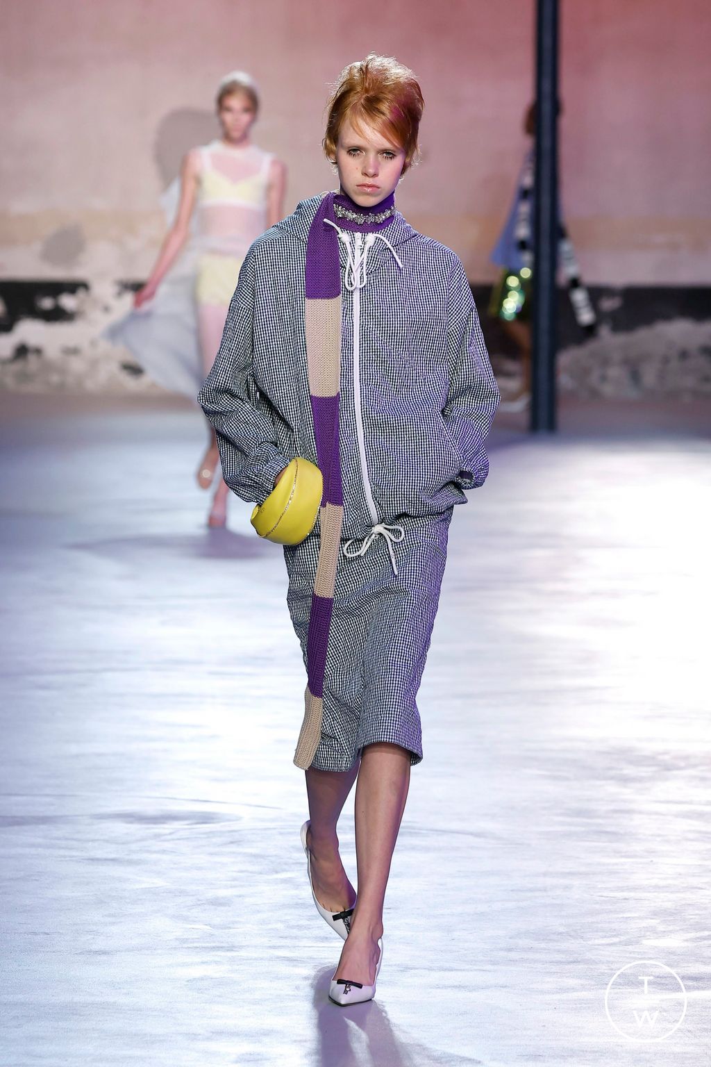 Fashion Week Milan Spring/Summer 2025 look 19 from the N°21 collection 女装