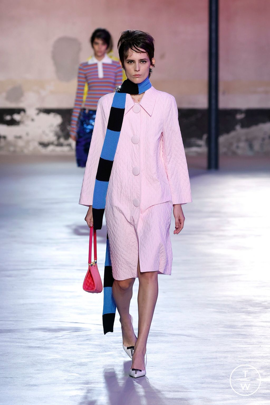 Fashion Week Milan Spring/Summer 2025 look 22 from the N°21 collection 女装