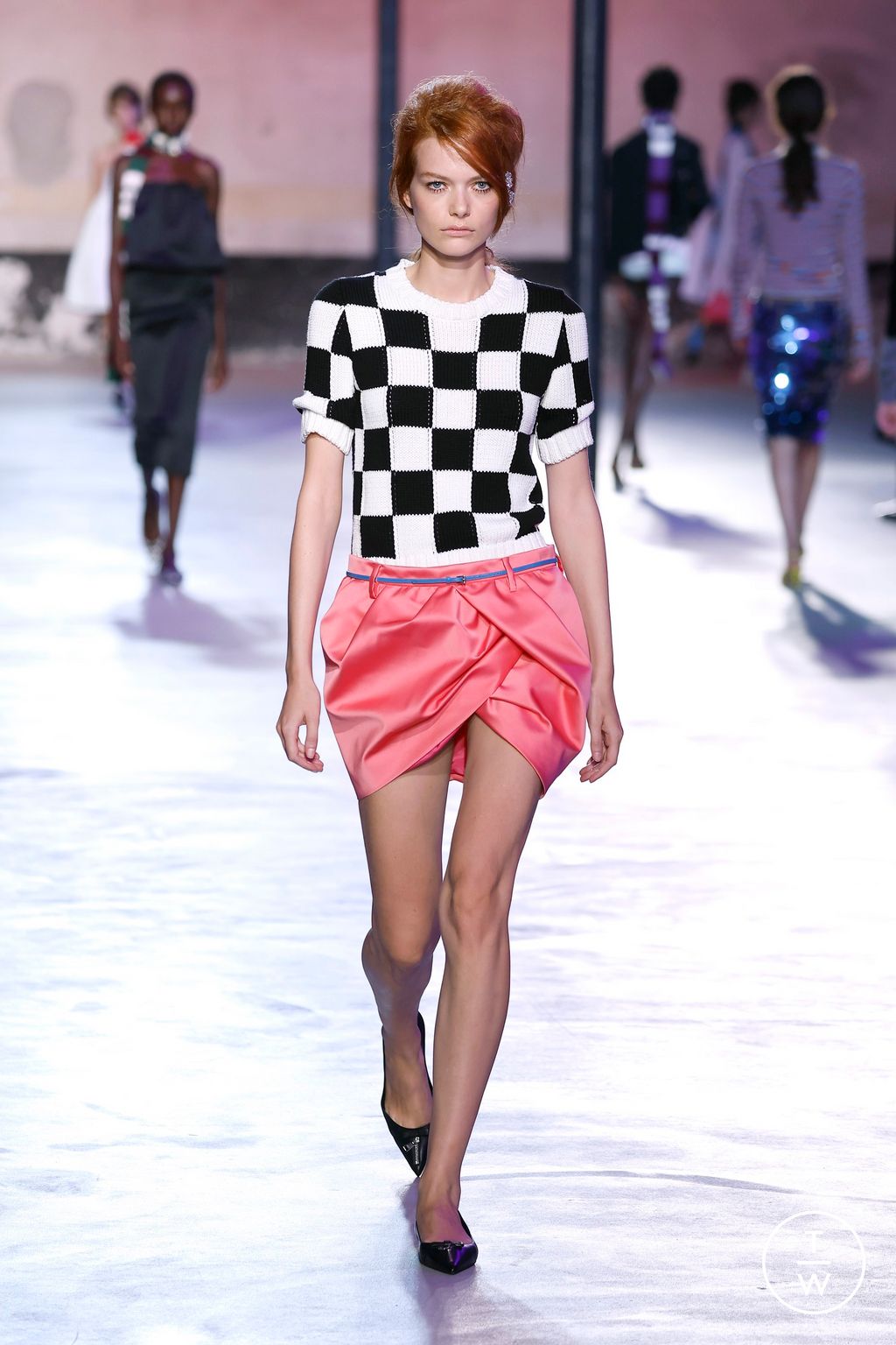 Fashion Week Milan Spring/Summer 2025 look 31 from the N°21 collection 女装