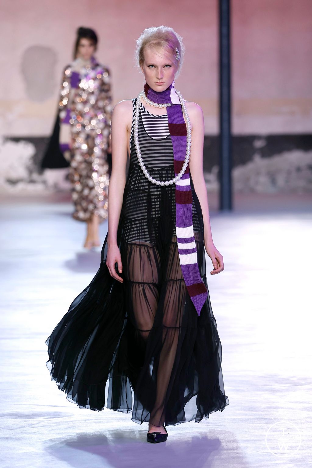 Fashion Week Milan Spring/Summer 2025 look 35 from the N°21 collection 女装