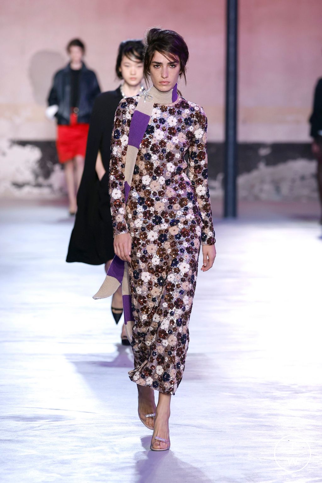 Fashion Week Milan Spring/Summer 2025 look 36 from the N°21 collection 女装