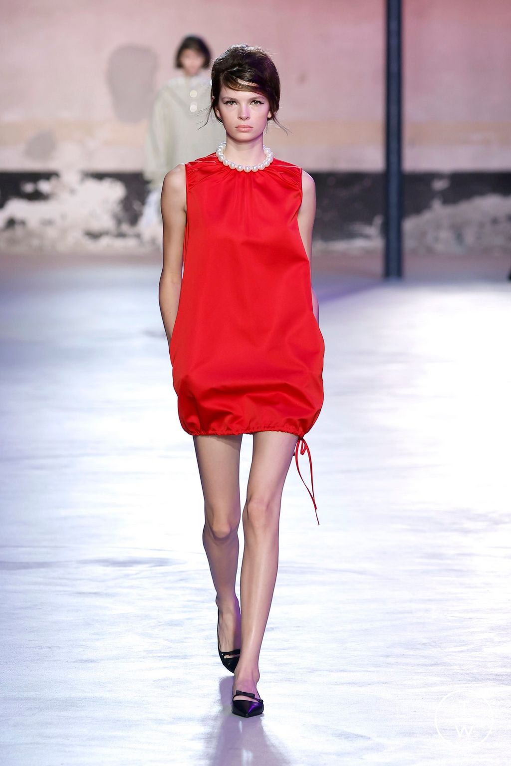 Fashion Week Milan Spring/Summer 2025 look 40 from the N°21 collection 女装