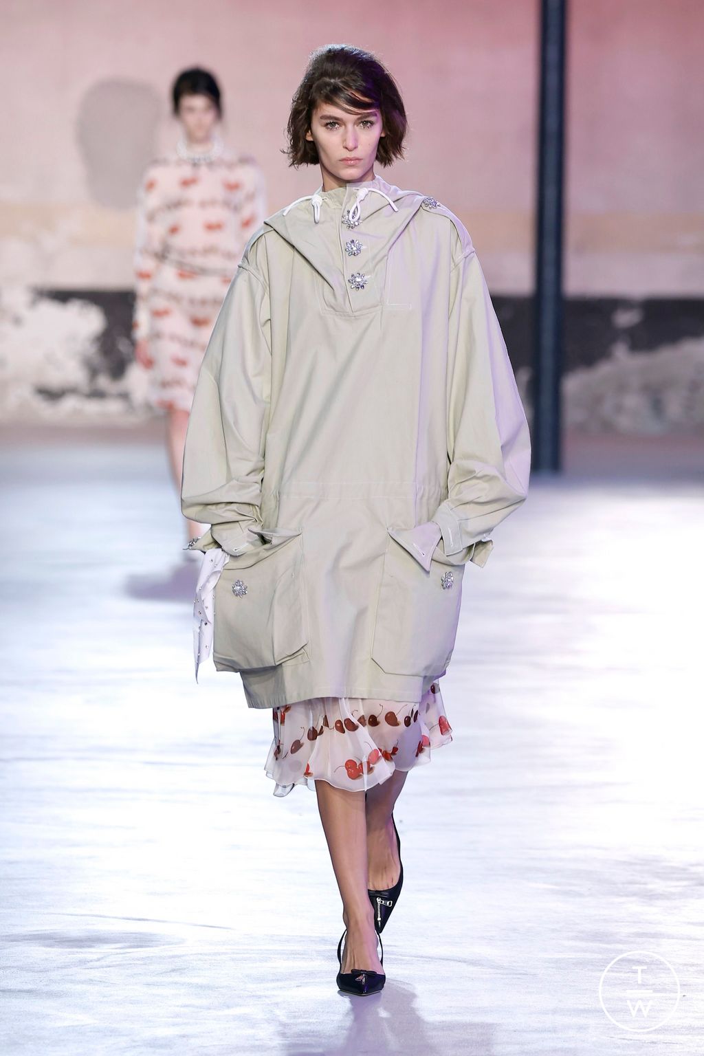 Fashion Week Milan Spring/Summer 2025 look 41 from the N°21 collection 女装