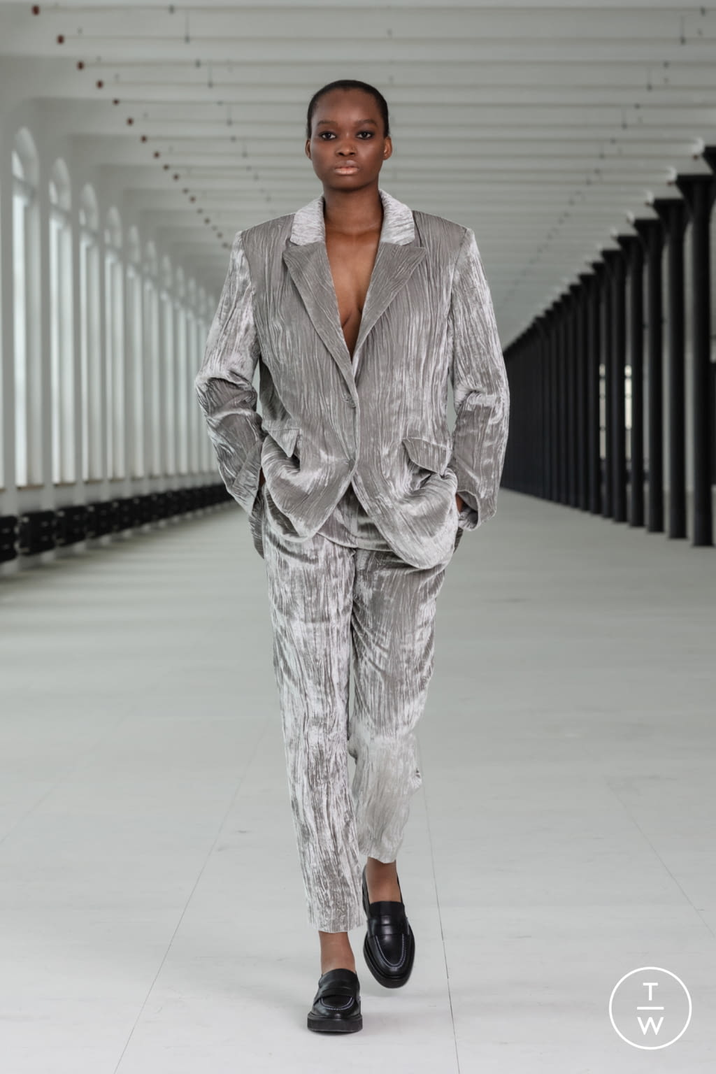 Fashion Week Paris Fall/Winter 2021 look 11 from the Nehera collection womenswear