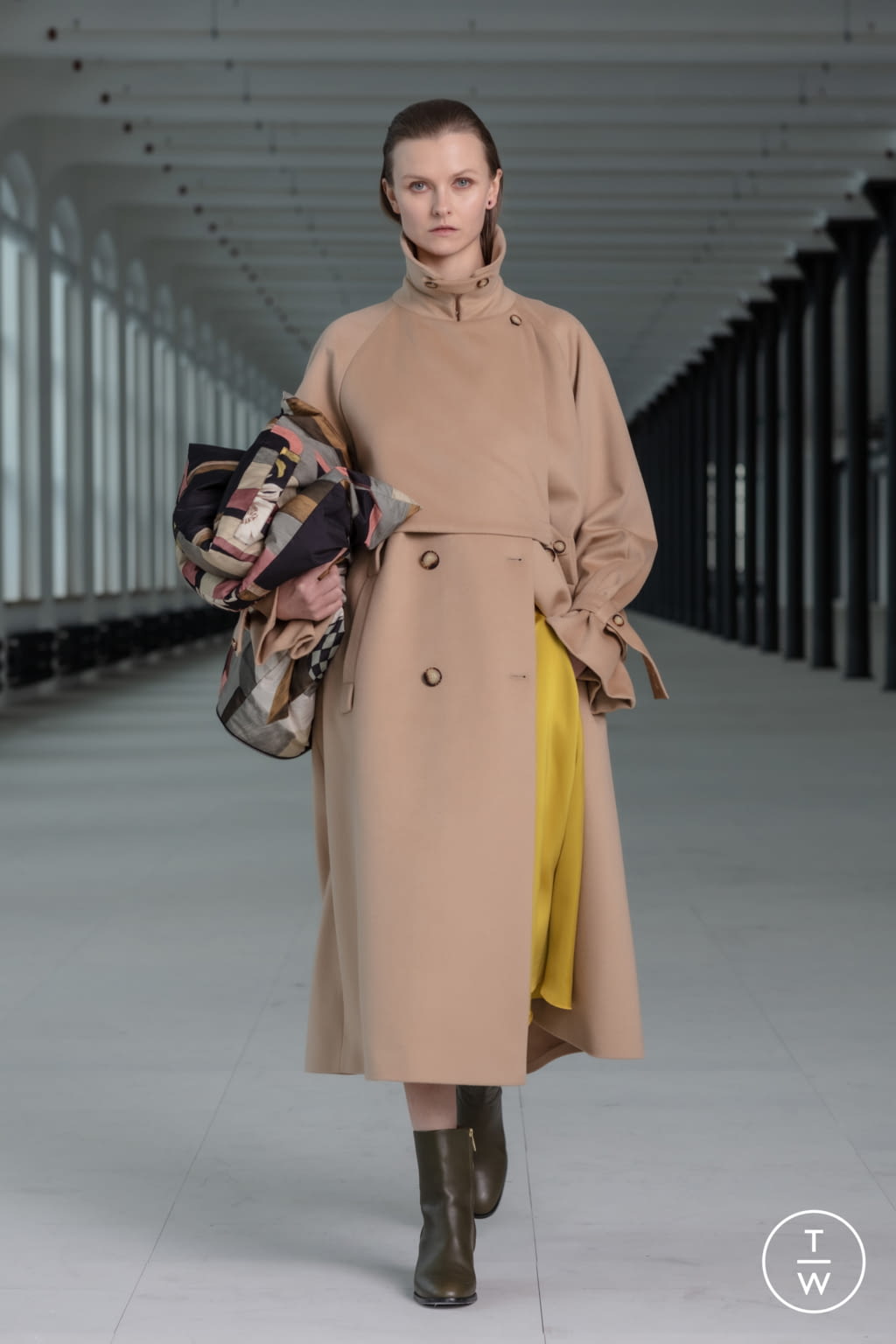 Fashion Week Paris Fall/Winter 2021 look 13 from the Nehera collection 女装