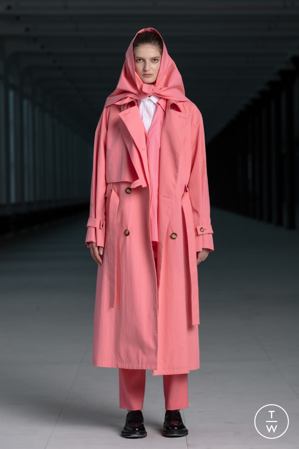Fashion Week Paris Fall/Winter 2021 look 21 from the Nehera collection womenswear