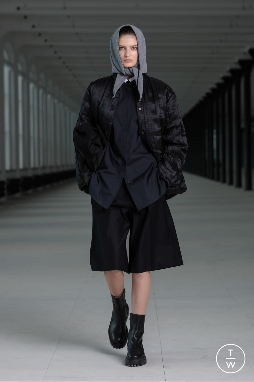 Fashion Week Paris Fall/Winter 2021 look 30 from the Nehera collection 女装