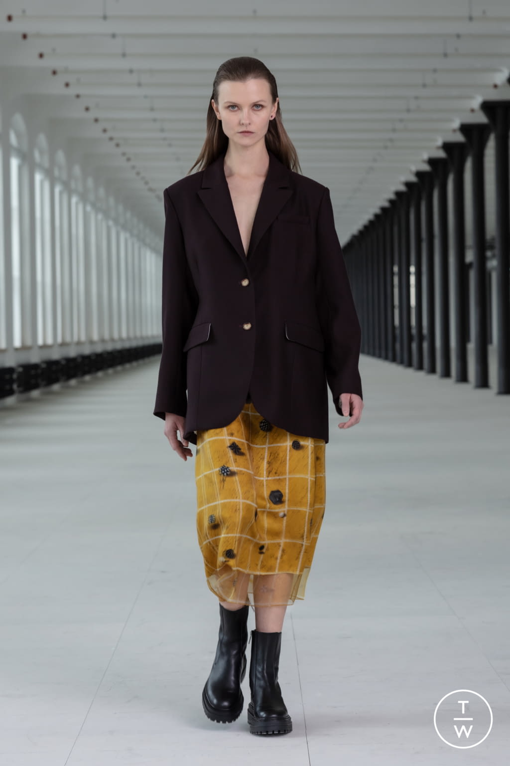 Fashion Week Paris Fall/Winter 2021 look 4 from the Nehera collection womenswear