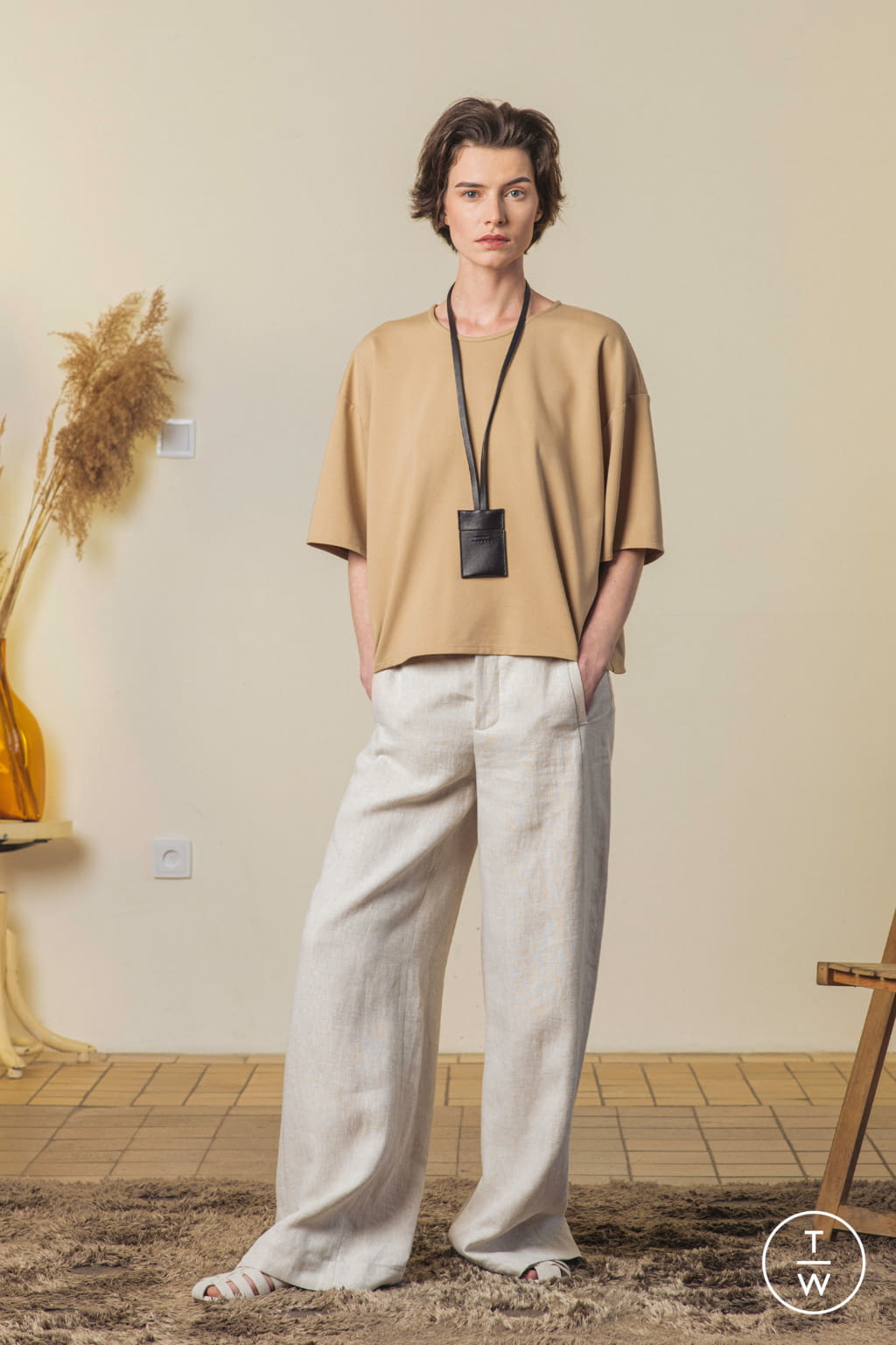 Fashion Week Paris Resort 2022 look 19 from the Nehera collection 女装