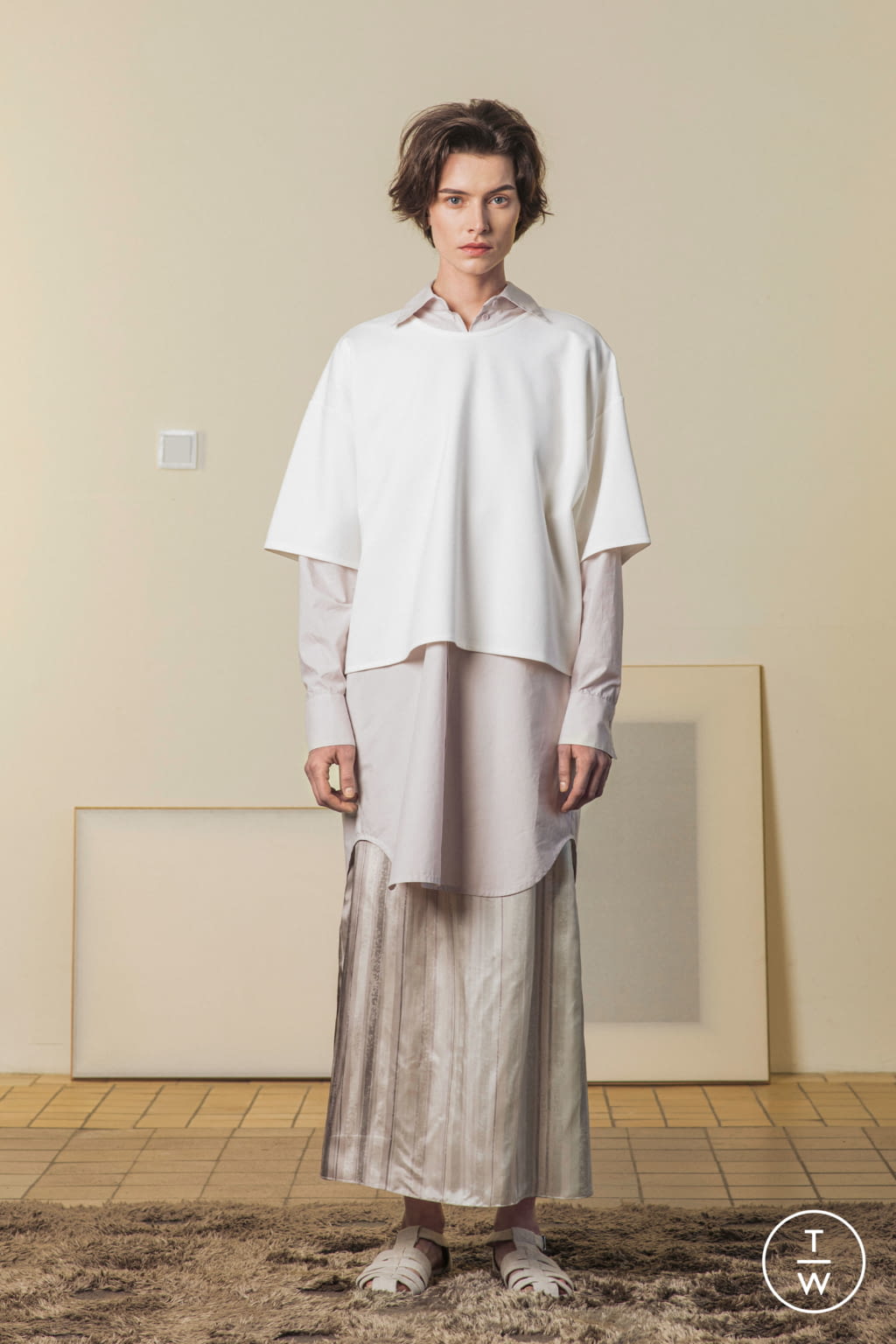 Fashion Week Paris Resort 2022 look 21 from the Nehera collection 女装