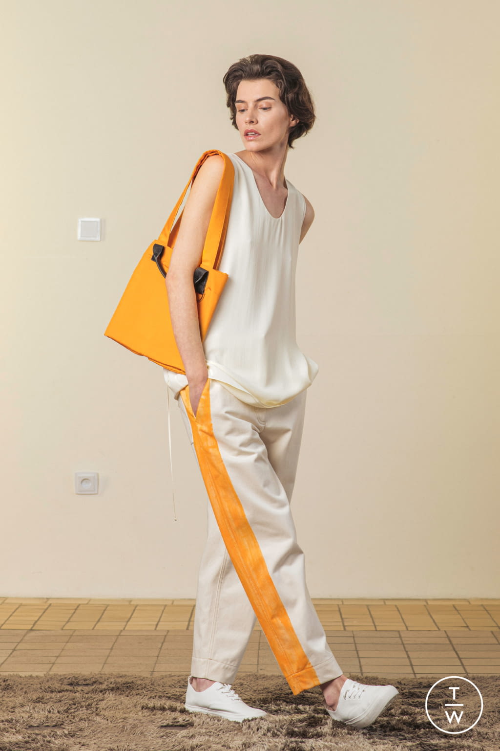 Fashion Week Paris Resort 2022 look 32 from the Nehera collection 女装