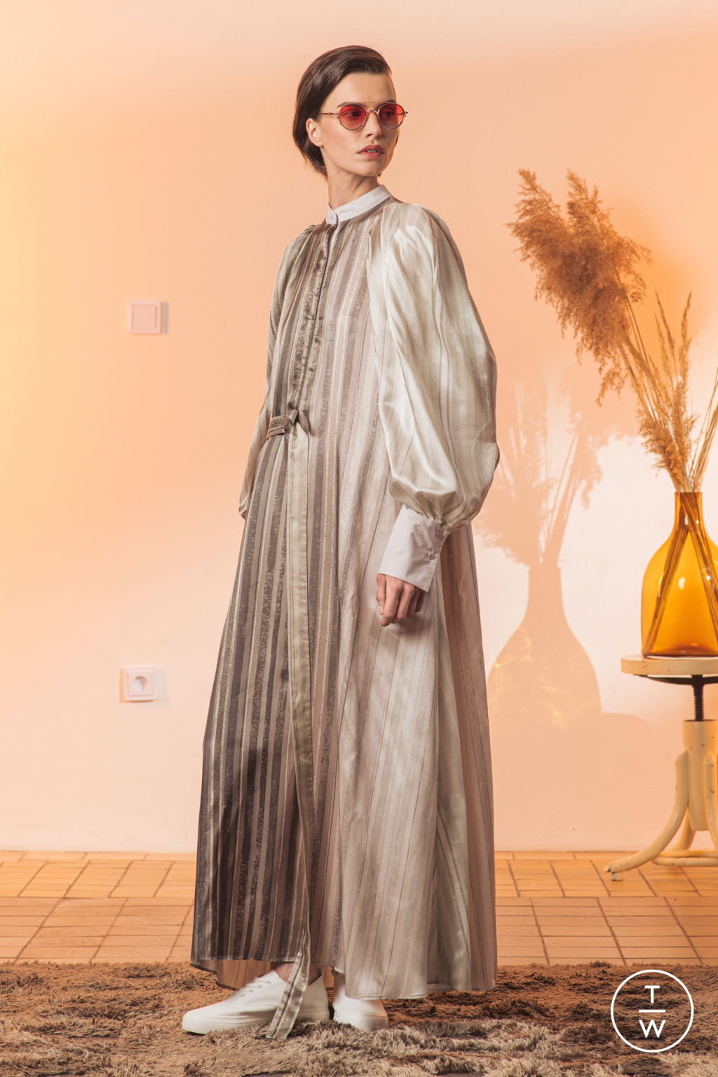 Fashion Week Paris Resort 2022 look 33 from the Nehera collection 女装