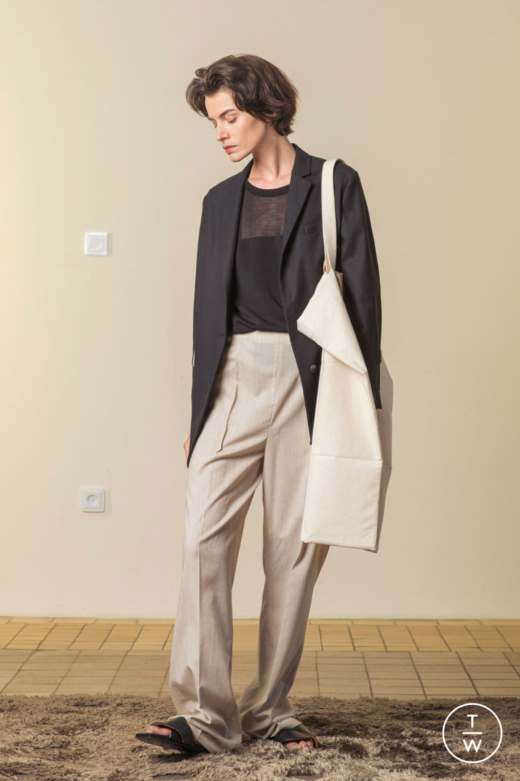 Fashion Week Paris Resort 2022 look 34 from the Nehera collection 女装