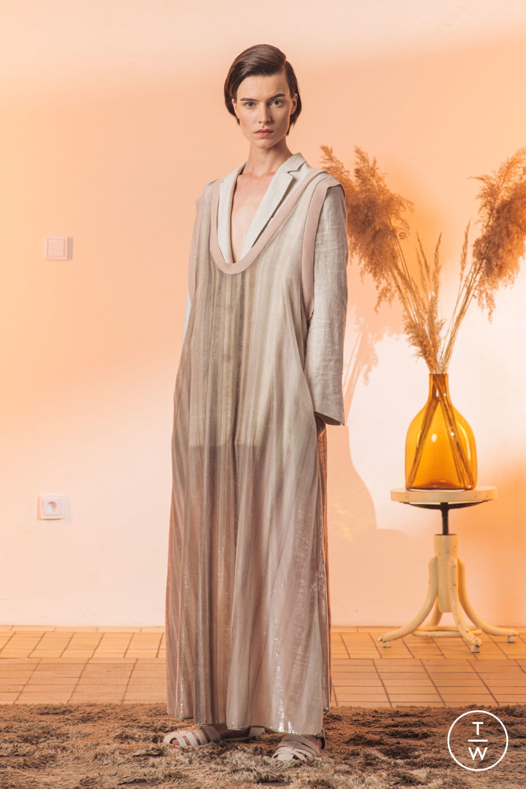 Fashion Week Paris Resort 2022 look 4 de la collection Nehera womenswear