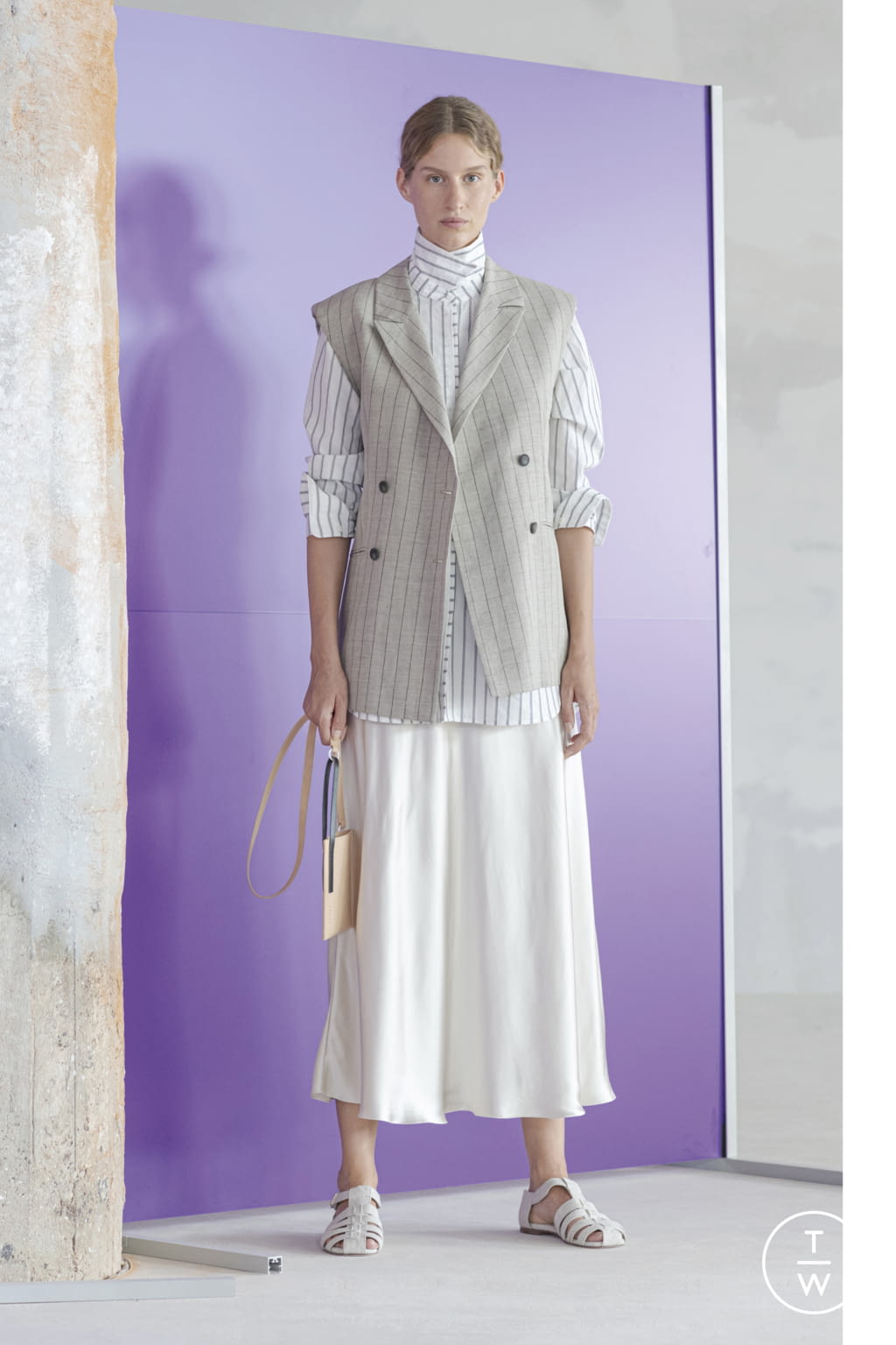 Fashion Week Paris Spring/Summer 2022 look 10 de la collection Nehera womenswear