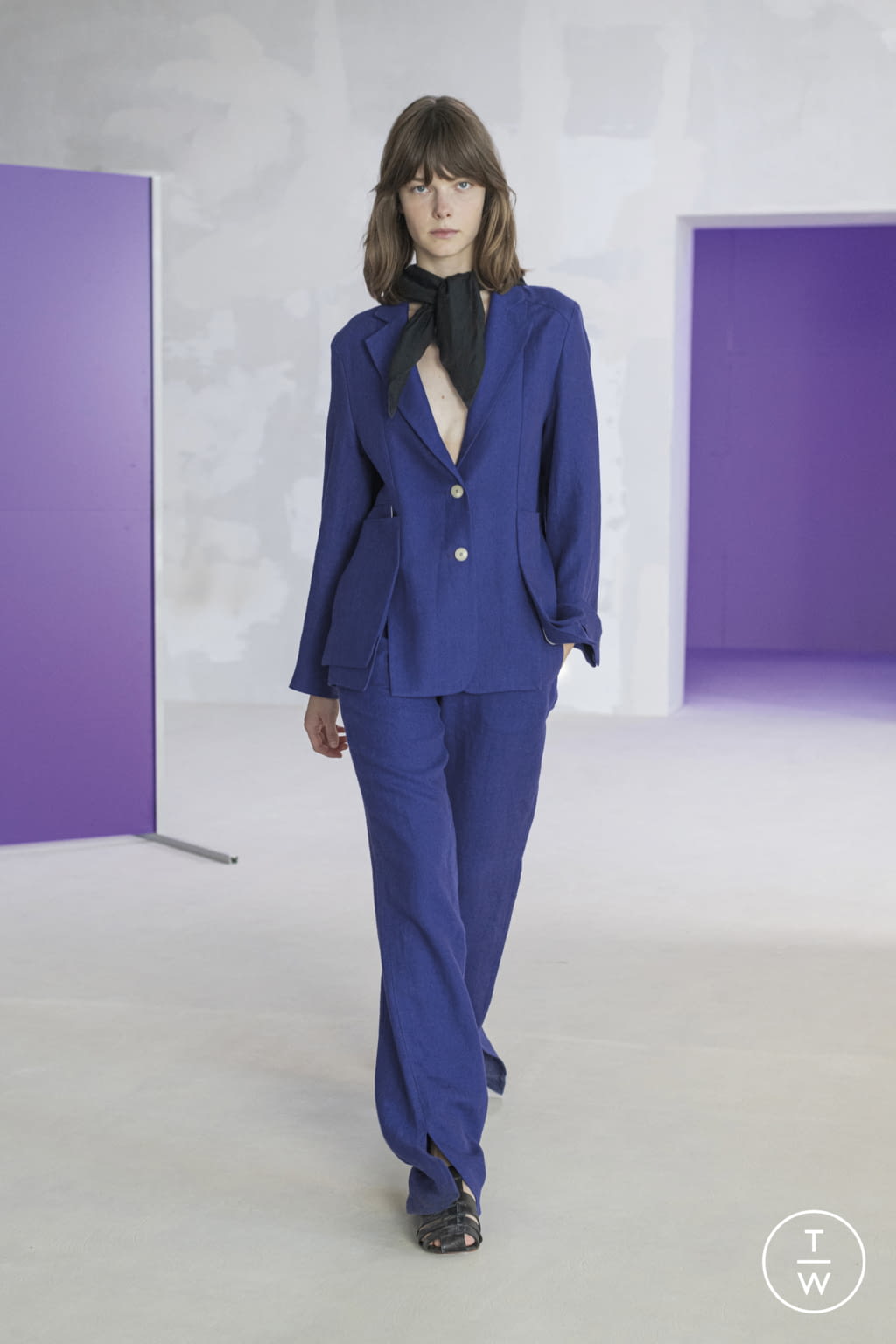 Fashion Week Paris Spring/Summer 2022 look 18 de la collection Nehera womenswear