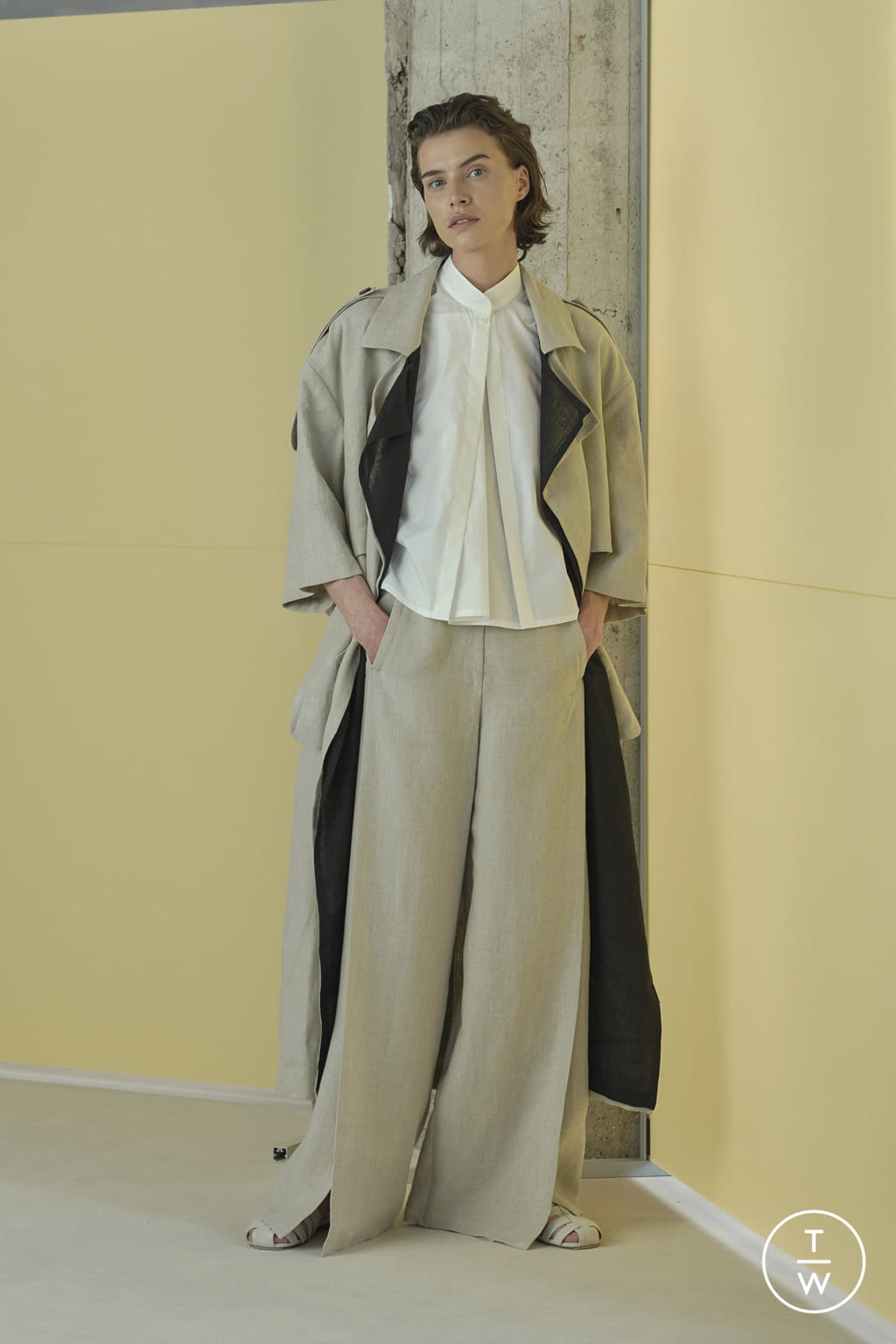 Fashion Week Paris Spring/Summer 2022 look 19 from the Nehera collection 女装