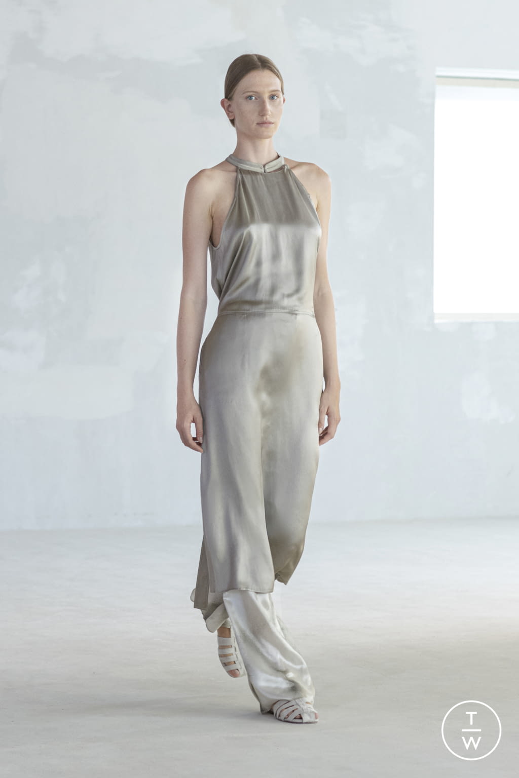 Fashion Week Paris Spring/Summer 2022 look 5 de la collection Nehera womenswear