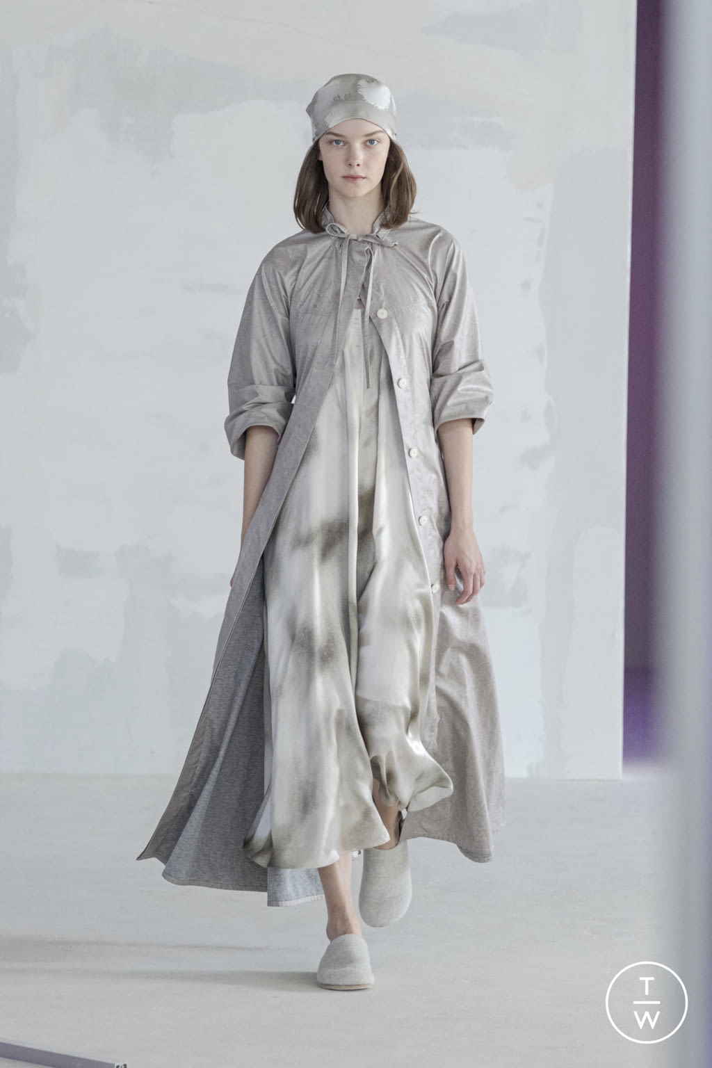 Fashion Week Paris Spring/Summer 2022 look 7 de la collection Nehera womenswear