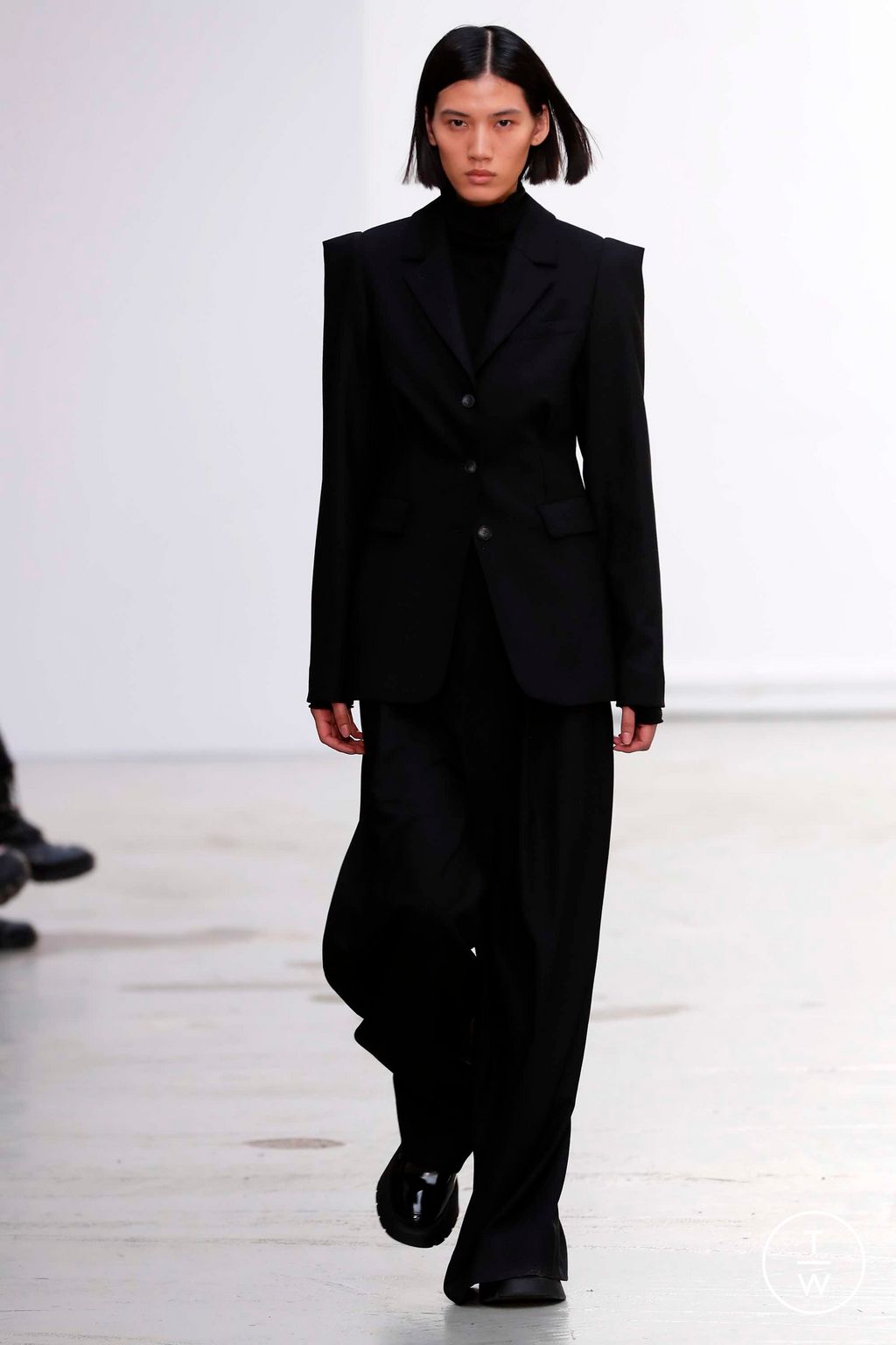 Fashion Week Paris Fall/Winter 2023 look 3 de la collection Nehera womenswear