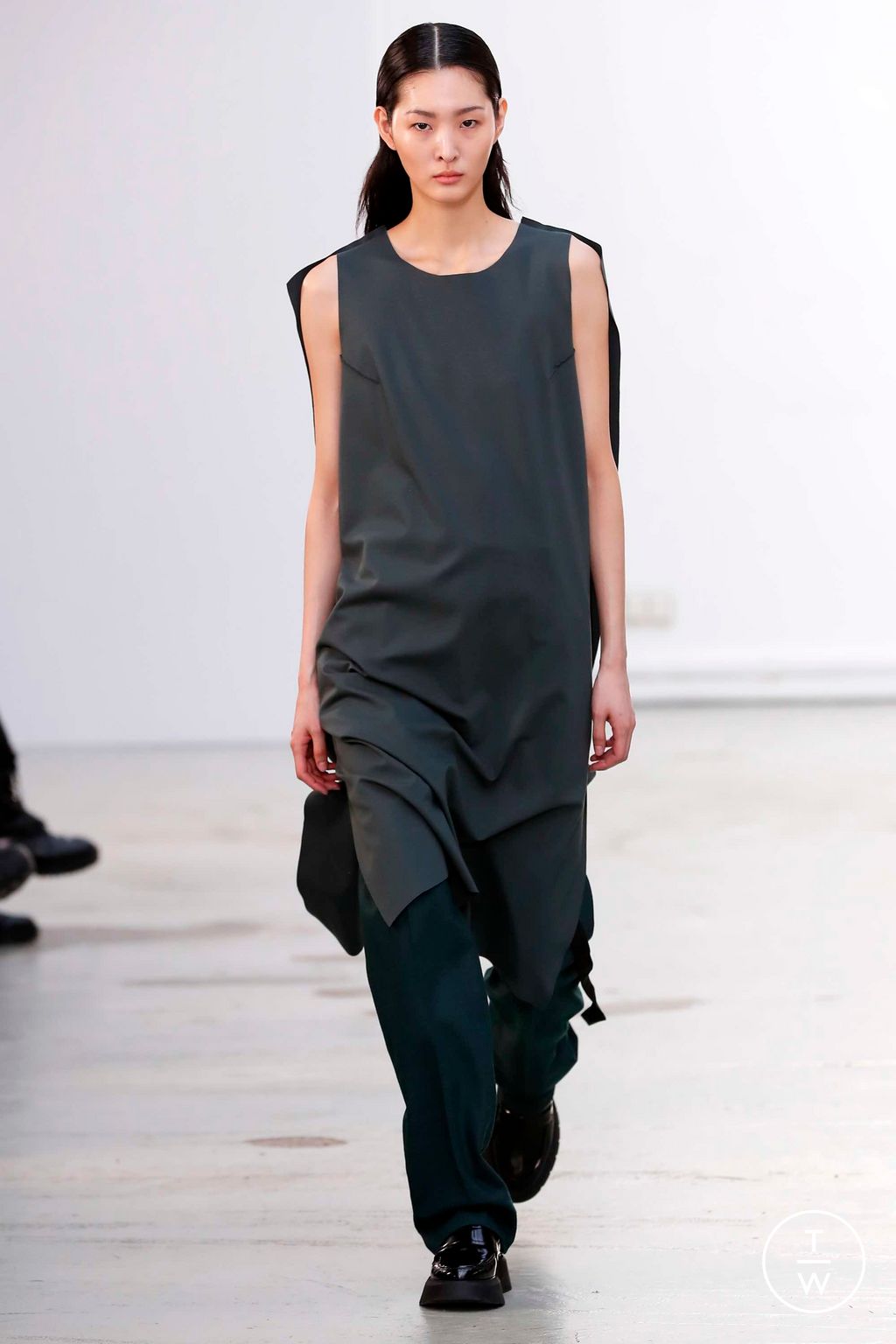 Fashion Week Paris Fall/Winter 2023 look 5 de la collection Nehera womenswear