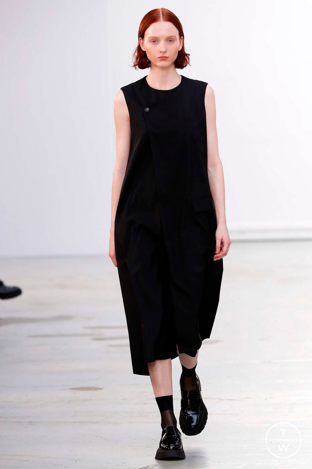 Fashion Week Paris Fall/Winter 2023 look 10 from the Nehera collection 女装